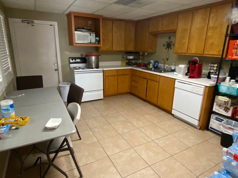 More Photos Of 6988 Raymond Stotzer, College Station Industrial For Sale