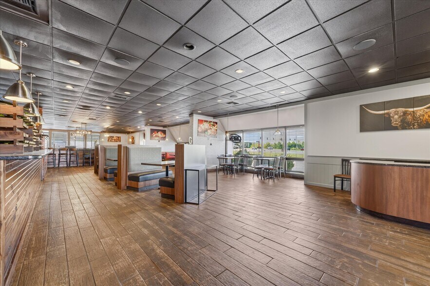 More Photos Of 4000 Fort Campbell Blvd, Hopkinsville Restaurant For Sale