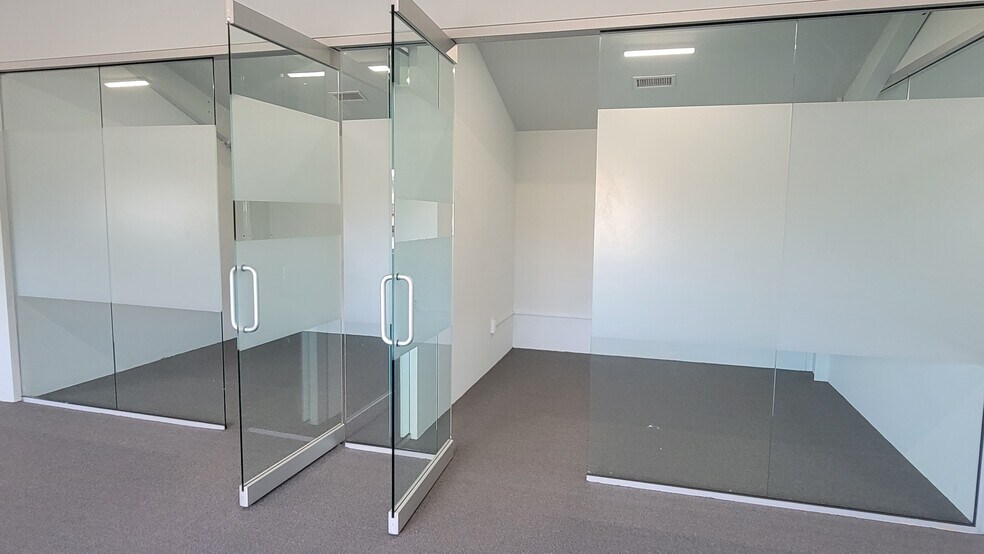 More Photos Of 277 Carolina St, San Francisco Flex For Lease