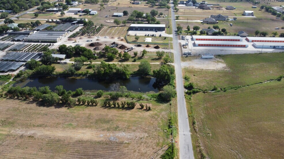 More Photos Of 120 E Zipp Rd, New Braunfels General Retail For Sale