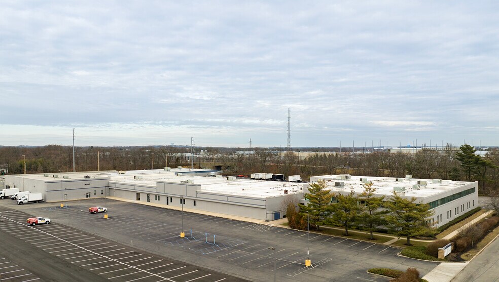 More Photos Of 123 Frost St, Westbury Industrial For Sale