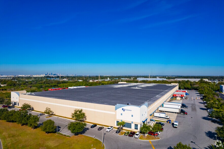 More Photos Of 4409-4443 Madison Industrial Ln, Tampa Warehouse For Lease