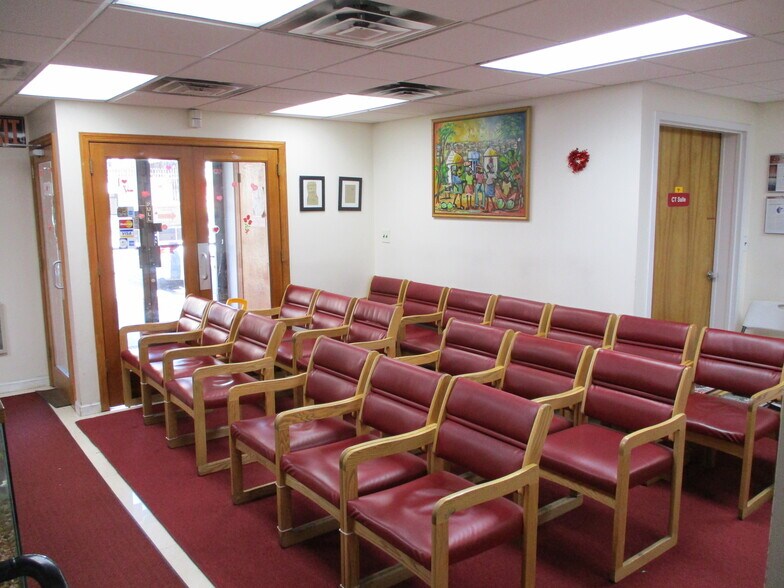 More Photos Of 11614 Myrtle Ave, Richmond Hill Medical For Sale