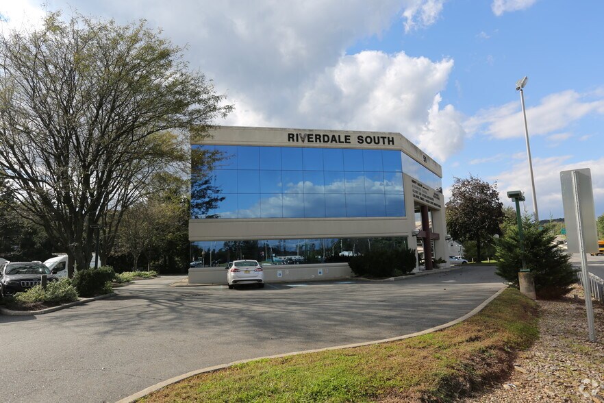 Primary Photo Of 51 State Route 23, Riverdale Medical For Lease