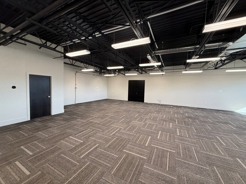 More Photos Of 1550 S Distribution Dr, Salt Lake City Flex For Lease