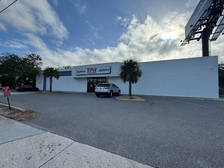 More Photos Of 4801 66th St N, Kenneth City General Retail For Sale
