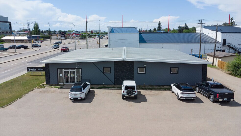 Primary Photo Of 4818 44 st, Lloydminster General Retail For Sale
