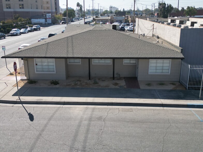 Primary Photo Of 2731 H St, Bakersfield Medical For Lease