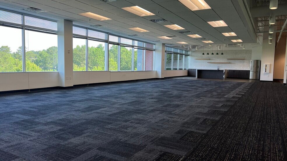 More Photos Of 2915 Premiere Pky, Duluth Office For Lease