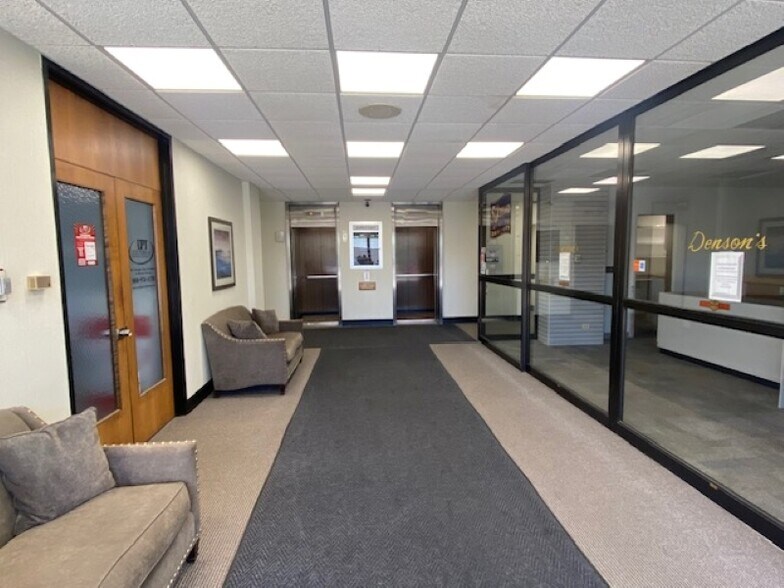 More Photos Of 200 E Willow Ave, Wheaton Office For Lease