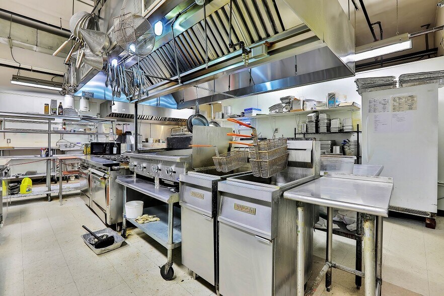 More Photos Of 63 N Front St, Kingston Storefront For Sale