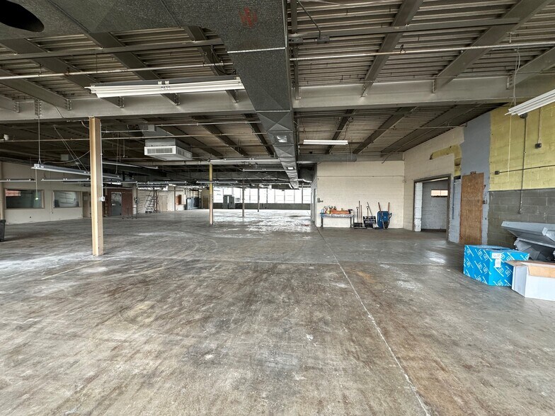More Photos Of 237 Weston St, Hartford Industrial For Sale