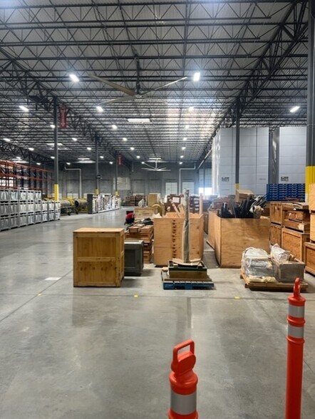 More Photos Of 15277 Heritage Pky, Fort Worth Distribution For Lease