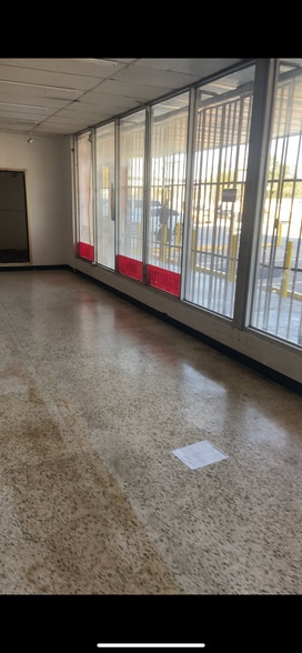 More Photos Of 720 W Sam Houston Pkwy S, Houston Convenience Store For Lease