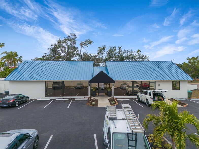 More Photos Of 2501 S Tamiami Trl, Sarasota Office For Lease