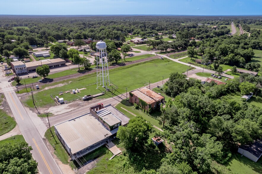 More Photos Of 131 Commerce st, Lovelady General Retail For Sale