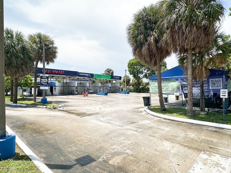 More Photos Of 7841-7899 Pines Blvd, Pembroke Pines Supermarket For Sale