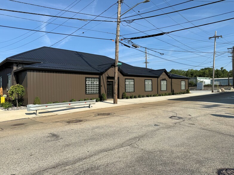More Photos Of 3926 Church St, Willoughby Warehouse For Lease