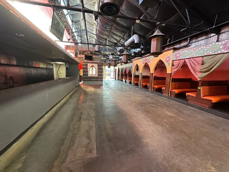 More Photos Of 217 E Hickory St, Denton Restaurant For Lease