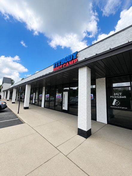 Primary Photo Of 4255-4273 Alpine Ave NW, Comstock Park Supermarket For Lease