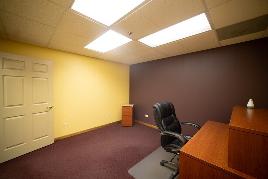 More Photos Of 19201-19245 S Blackhawk Pky, Mokena Industrial For Sale