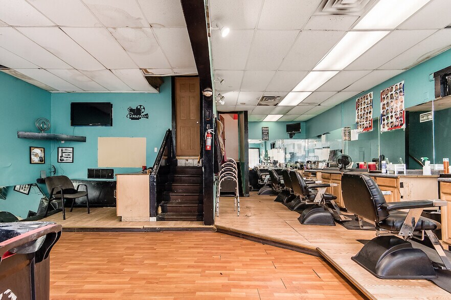 More Photos Of 1068-1072 E Livingston Ave, Columbus Storefront Retail Residential For Sale