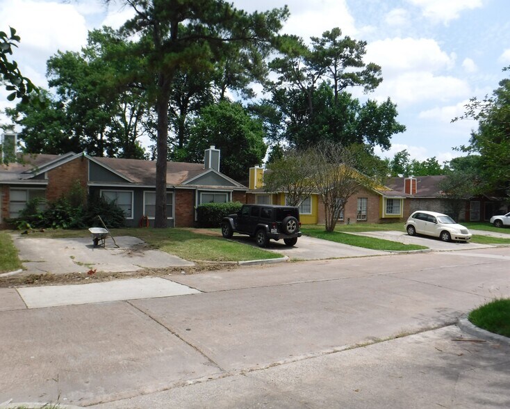 More Photos Of 5502 Farley Dr, Houston Apartments For Sale