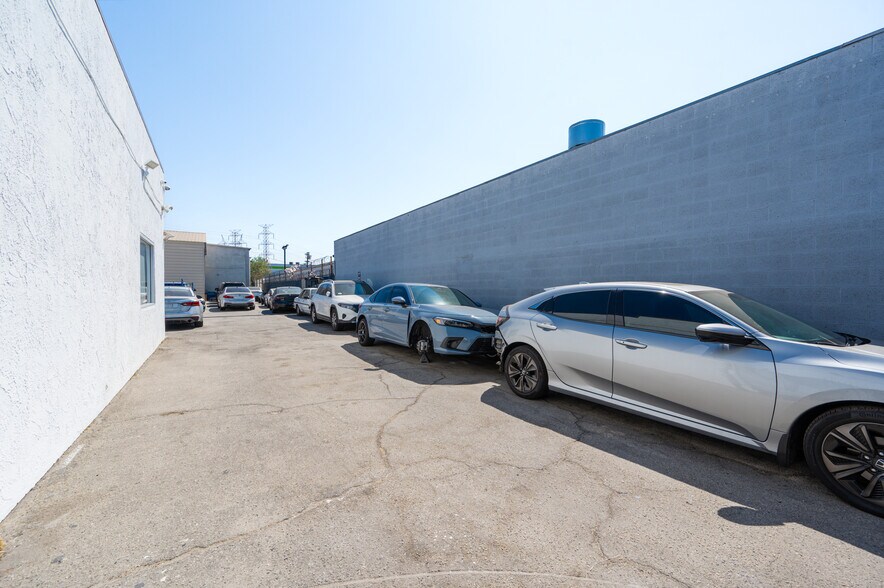 More Photos Of , North Hollywood Unknown For Sale