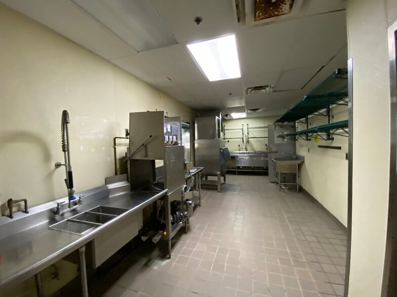 More Photos Of 4280-4302 E Indian School Rd, Phoenix Unknown For Lease