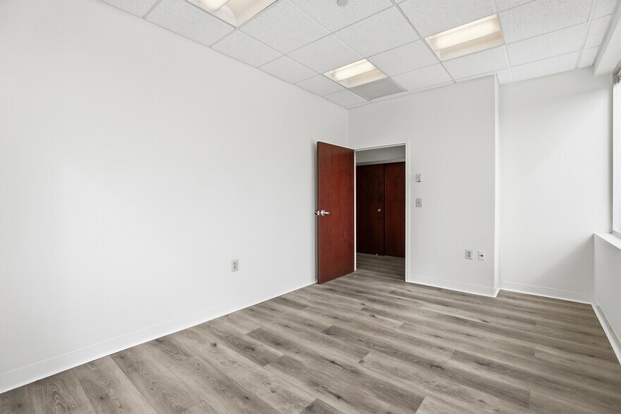 More Photos Of 2925 Lord Baltimore Dr, Windsor Mill Medical For Lease