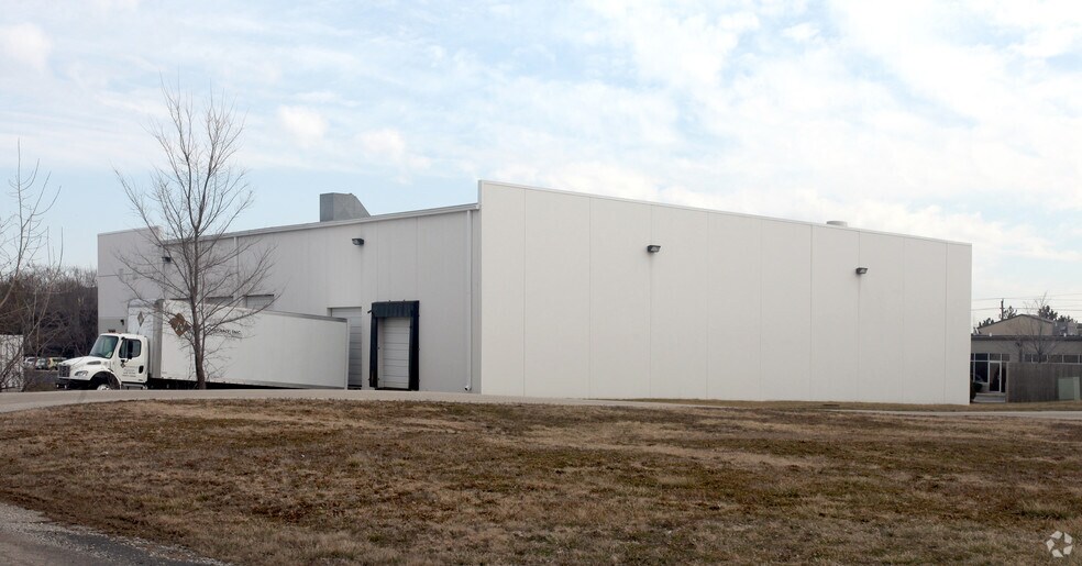 More Photos Of 6230 Corporate Dr, Indianapolis Warehouse For Sale