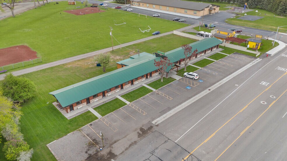 More Photos Of 1665 Whisper Ridge Rd, Ashton Hotel For Sale