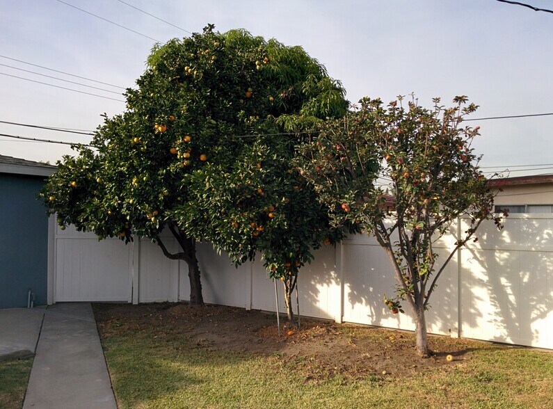 More Photos Of 12843 Columbia Way, Downey Land For Sale