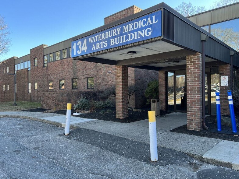 More Photos Of 140 Grandview Ave, Waterbury Unknown For Lease