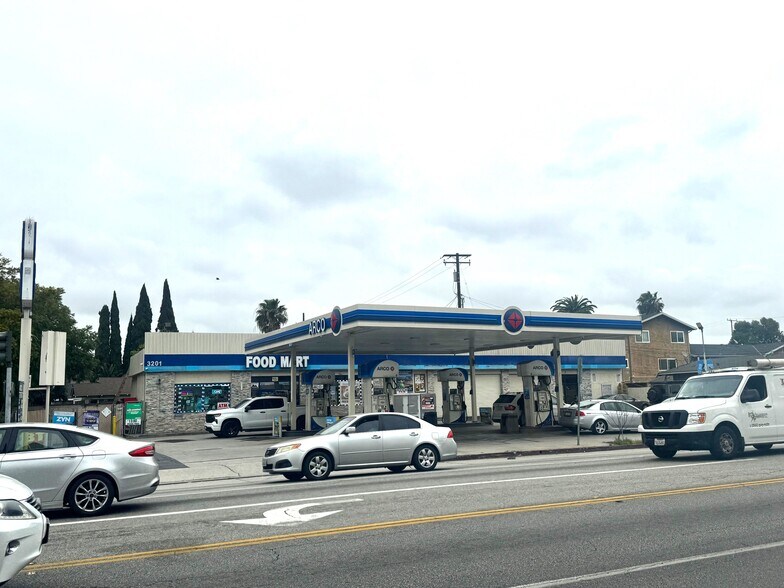 Primary Photo Of 3201 E 7th St, Long Beach Service Station For Sale