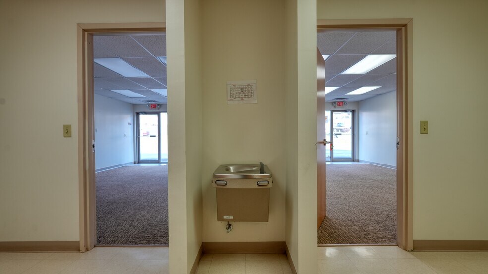 More Photos Of 2050 E Wheeling Ave, Cambridge Office For Lease