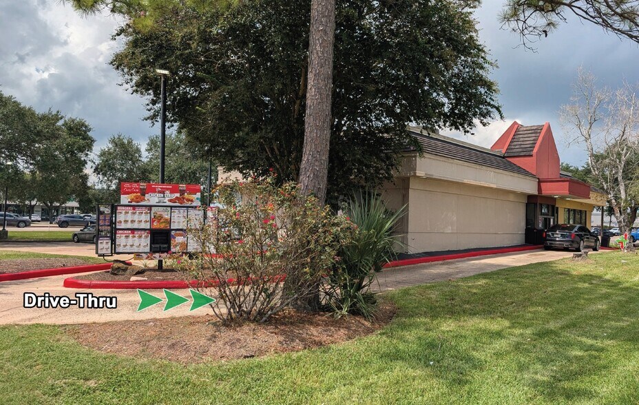 More Photos Of 101 E Parkwood Ave, Friendswood Fast Food For Sale