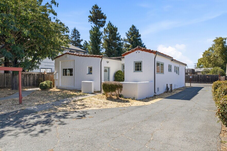 More Photos Of 2890 Concord Blvd, Concord Medical For Sale