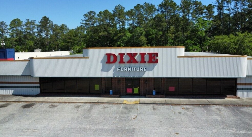 More Photos Of 303 Robertson Blvd, Walterboro General Retail For Sale