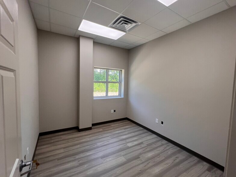 More Photos Of 123 Commerce Creek Way, Moncks Corner Warehouse For Lease