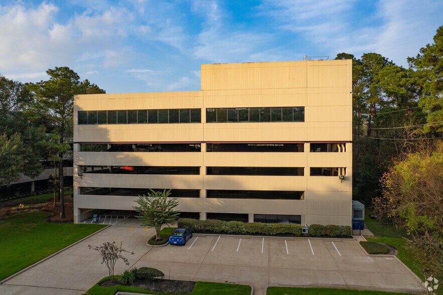More Photos Of 14950 Heathrow Forest Pky, Houston Office For Lease