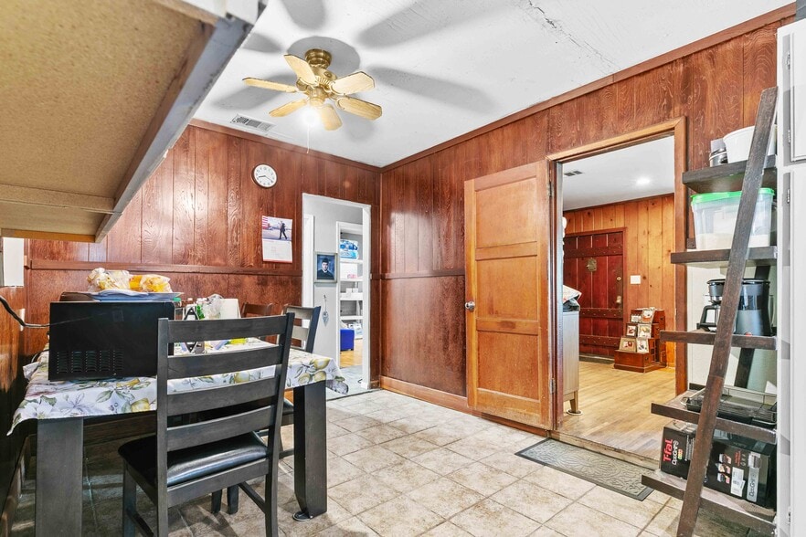 More Photos Of 7317 Clybourn Ave, Sun Valley Contractor Storage Yard For Sale