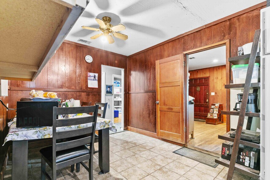 More Photos Of 7317 Clybourn Ave, Sun Valley Contractor Storage Yard For Sale