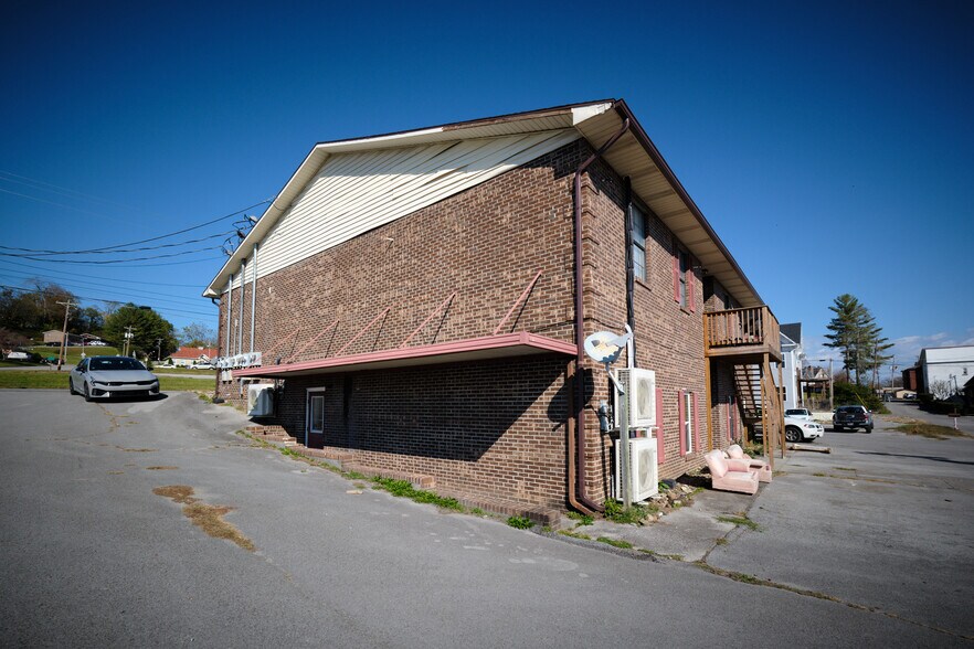 More Photos Of , Tazewell Multifamily For Sale