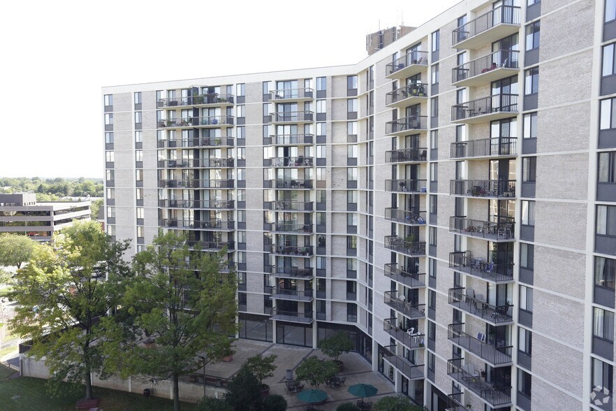 More Photos Of 1350 Beverly Rd, McLean Apartments For Lease