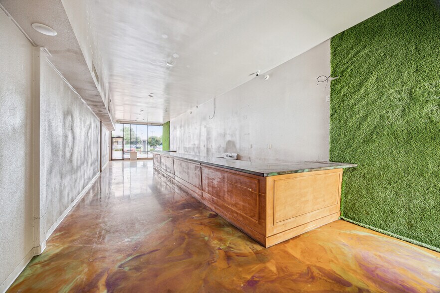 More Photos Of 3922-3936 Old Spanish Trl, Houston Unknown For Lease