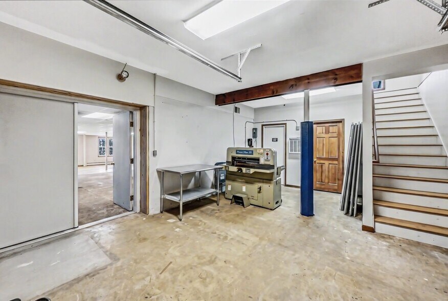 More Photos Of 15924 PA-407 Sr, Fleetville Office For Sale