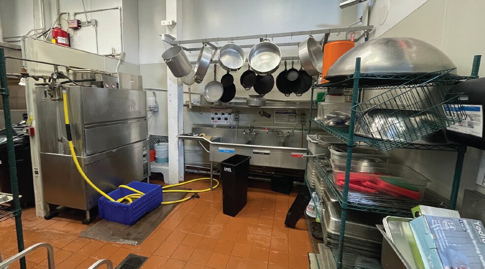 More Photos Of 2451 46th St, Astoria Industrial For Lease