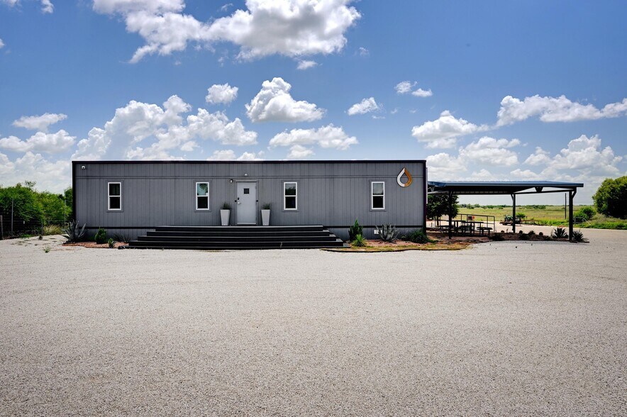 More Photos Of 804 Highway 304, Gonzales Loft Creative Space For Sale