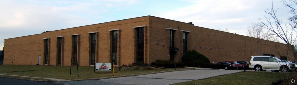 Primary Photo Of 30 Congress Dr, Moonachie Manufacturing For Lease